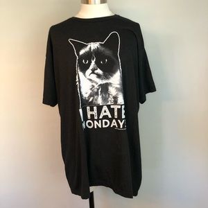 Grumpy Cat Shirt. I Hate Mondays. 2013 XXL.